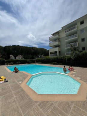 2Pièces, Piscine, Garage, Terrasse